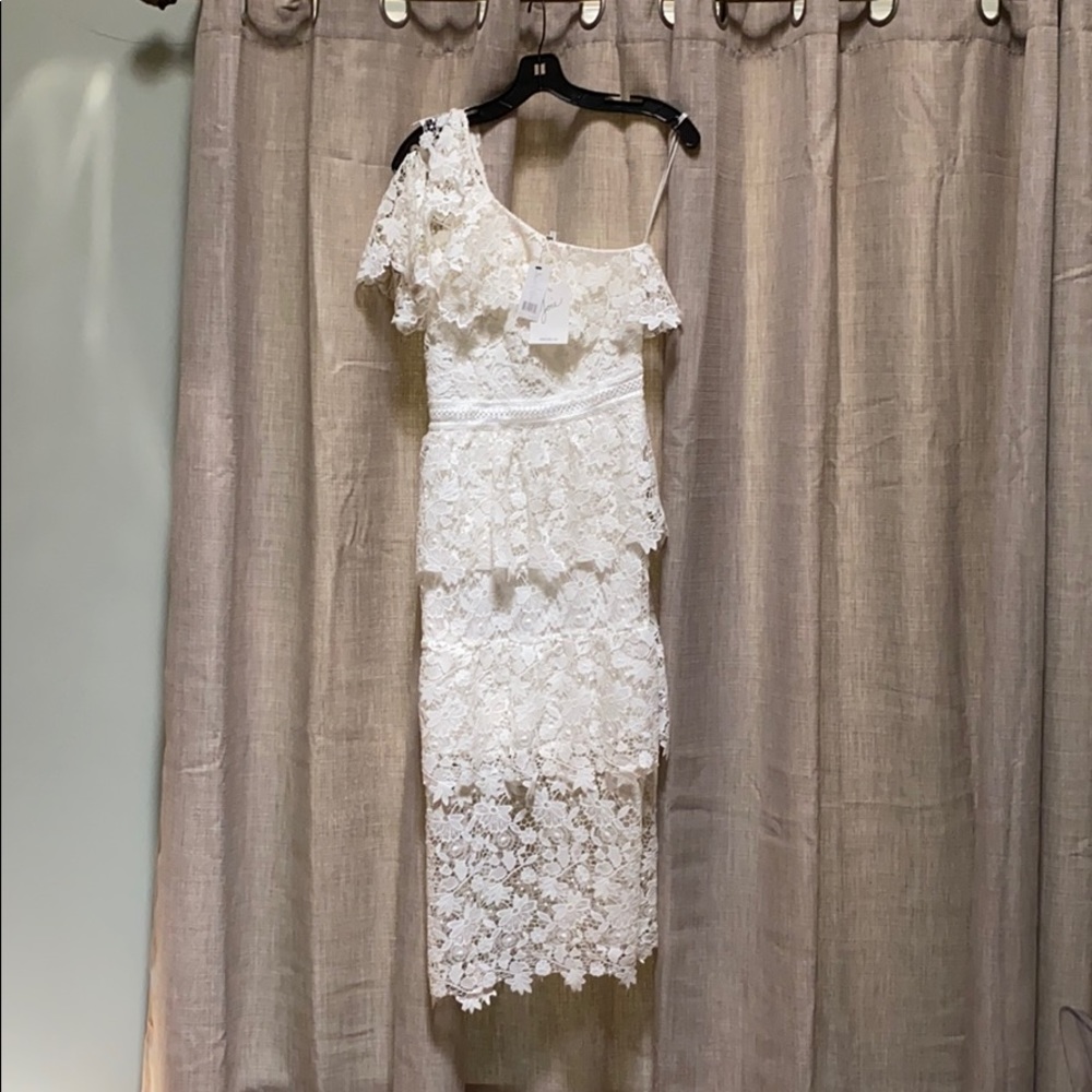Joie size 2 off the shoulder lace midi dress.